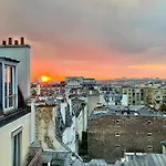 Amazing Sacre-Coeur Views In Montmartre